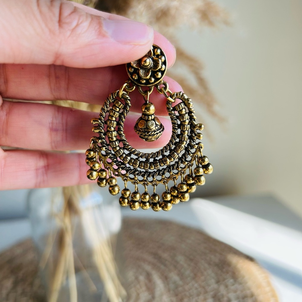 Elegant Joan Rivers Gold Earrings - Picture 4 of 5